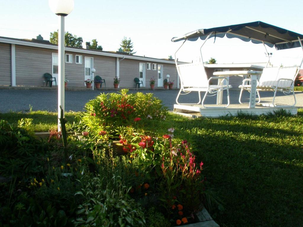 Motel Normandie Louiseville Exteriör bild